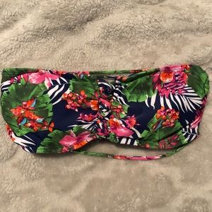 Strapless bikini top